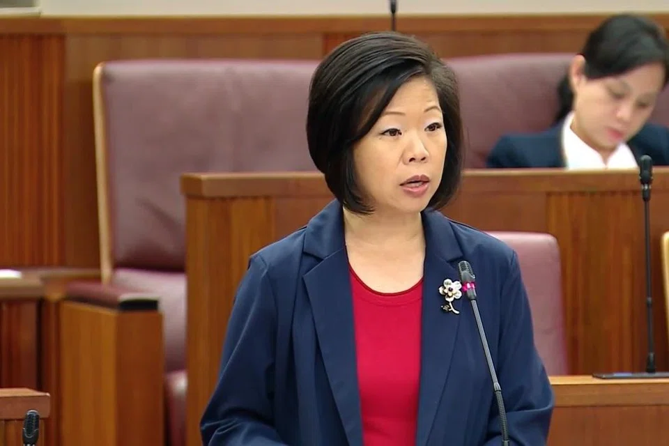 Menteri Negara Kanan (Ehwal Luar merangkap Ehwal Dalam Negeri), Cik Sim Ann, berkata pemerintah telah menyemak semula kesalahan pengehad laju sedia ada dan mendapati ia tidak mencukupi dalam mencegah ketidakpatuhan.