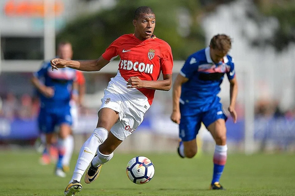 PECAH REKOD: Real Madrid dilaporkan telah mencapai persetujuan bagi mendapatkan Kylian Mbappe daripada Monaco dengan bayaran yang mencecah rekod dunia baru sebanyak 180 juta euro ($285.6 juta). - Foto AFP