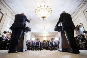 Presiden Amerika Syarikat, Encik Donald Trump (kiri), mengembalikan kempen ‘tekanan maksimum’ ke atas Iran menjelang pertemuannya dengan Perdana Menteri Israel, Encik Benjamin Netanyahu (kanan), di Rumah Putih, sekali gus mengukuhkan pendirian tegas pentadbirannya dalam dasar berkait Asia Barat. 