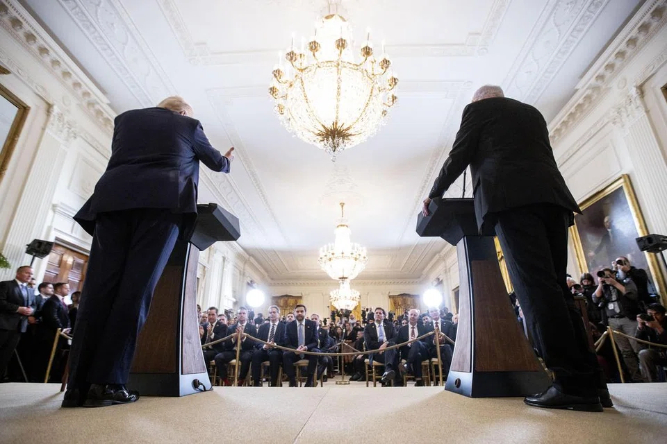 Presiden Amerika Syarikat, Encik Donald Trump (kiri), mengembalikan kempen ‘tekanan maksimum’ ke atas Iran menjelang pertemuannya dengan Perdana Menteri Israel, Encik Benjamin Netanyahu (kanan), di Rumah Putih, sekali gus mengukuhkan pendirian tegas pentadbirannya dalam dasar berkait Asia Barat. 