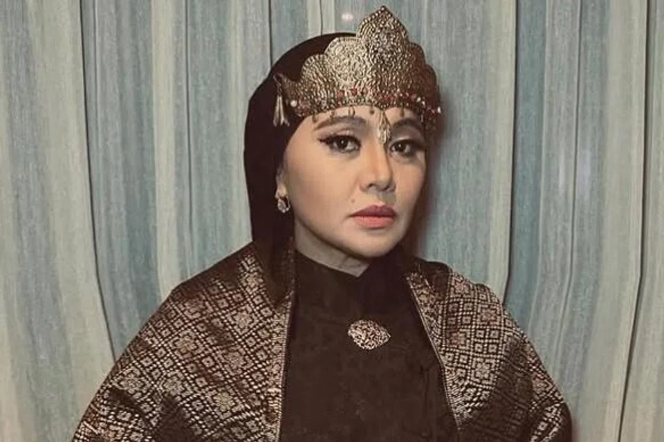 raja azura, bekas suami, anak, cerai 