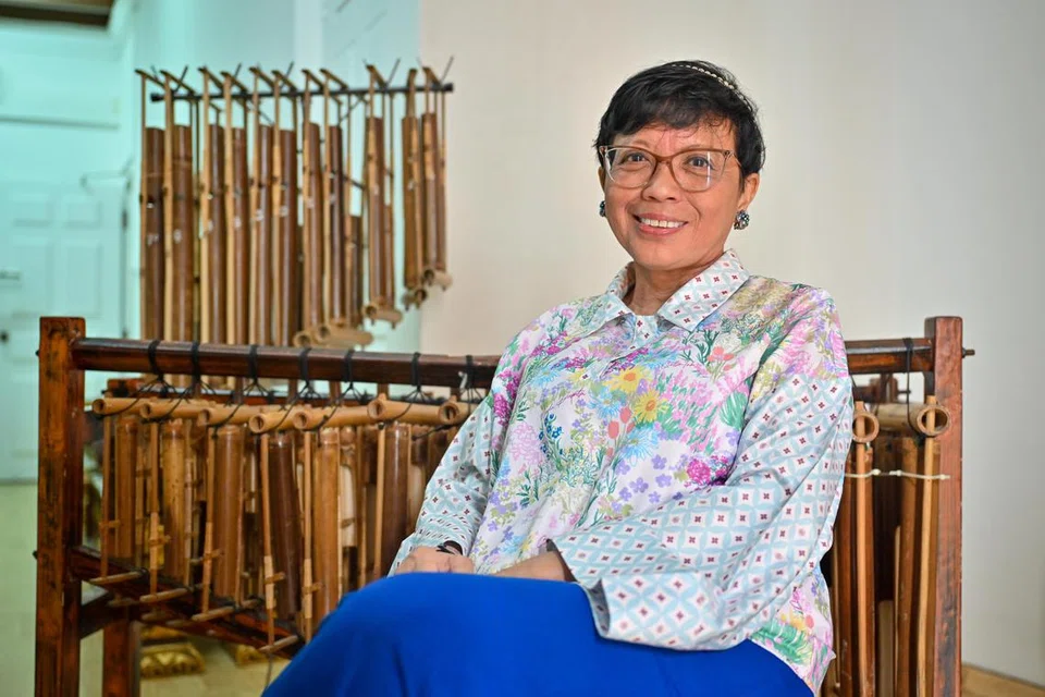 RATU ANGKLUNG: Cik Faridah Jamal, yang yang digelar ‘Ratu Angklung’ berkongsi pengalaman sebagai pendidik seni dan masa depan angklung di Singapura.