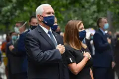 TIDAK DIJANGKITI COVID-19: Naib Presiden Amerika Syarikat, Encik Mike Pence dan isteri Cik Karen Pence diuji negatif Covid-19, jelas jurucakapnya, Encik Devin O'Malley dalam pesanan Twitternya pada Jumaat (2 Oktober) menyusuli pendedahan Presiden Donald Trump beliau dijangkiti koronavirus. Foto ini dirakam pada 11 September lalu di New York pada upacara peringatan 9/11 bagi mengenang musibah serangan pengganasan 19 tahun lalu. - Foto AFP
