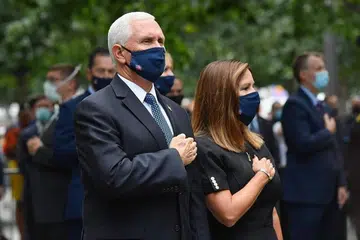 TIDAK DIJANGKITI COVID-19: Naib Presiden Amerika Syarikat, Encik Mike Pence dan isteri Cik Karen Pence diuji negatif Covid-19, jelas jurucakapnya, Encik Devin O'Malley dalam pesanan Twitternya pada Jumaat (2 Oktober) menyusuli pendedahan Presiden Donald Trump beliau dijangkiti koronavirus. Foto ini dirakam pada 11 September lalu di New York pada upacara peringatan 9/11 bagi mengenang musibah serangan pengganasan 19 tahun lalu. - Foto AFP