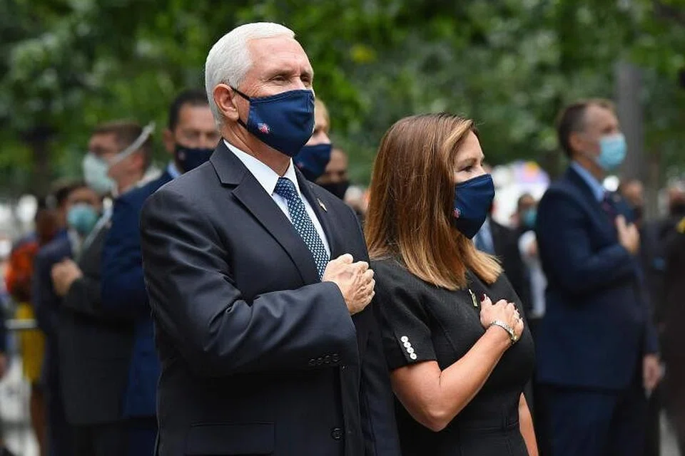 TIDAK DIJANGKITI COVID-19: Naib Presiden Amerika Syarikat, Encik Mike Pence dan isteri Cik Karen Pence diuji negatif Covid-19, jelas jurucakapnya, Encik Devin O'Malley dalam pesanan Twitternya pada Jumaat (2 Oktober) menyusuli pendedahan Presiden Donald Trump beliau dijangkiti koronavirus. Foto ini dirakam pada 11 September lalu di New York pada upacara peringatan 9/11 bagi mengenang musibah serangan pengganasan 19 tahun lalu. - Foto AFP