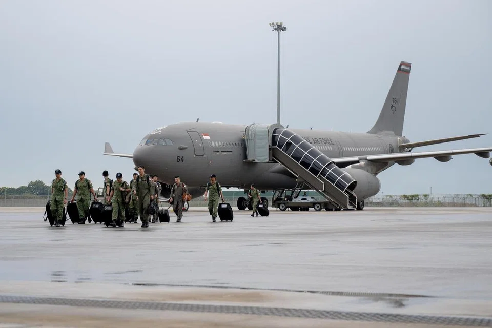 SELAMAT PULANG: Pengangkutan Tangki Pelbagai Peranan A330 selamat mendarat di Pangkalan Udara Changi (Timur) awal pagi ini.
