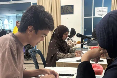  Muhammad Firdhaus Ja’afar, Al-Quran Braille,  Persatuan Belia Bedok, Insan Kurang Upaya (BYSD)