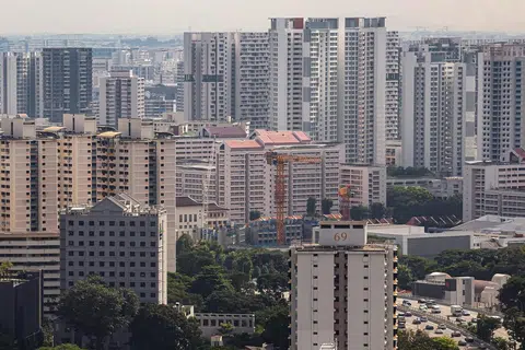 Terdapat 1,951 transaksi jualan semula HDB pada November – turun 9.6 peratus dari Oktober.