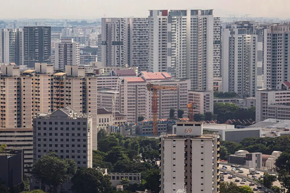 Terdapat 1,951 transaksi jualan semula HDB pada November – turun 9.6 peratus dari Oktober.
