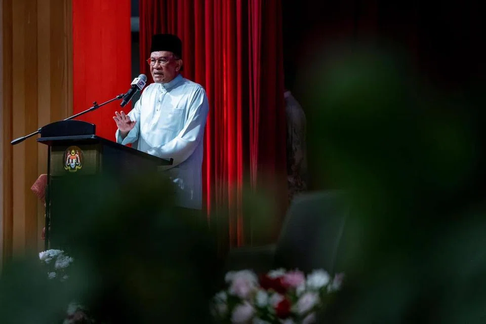 Perdana Menteri Malaysia, Datuk Seri Anwar Ibrahim, menyampaikan amanat tahun baru 2025 kepada warga kerja Jabatan Perdana Menteri di Putrajaya pada 3 Januari.