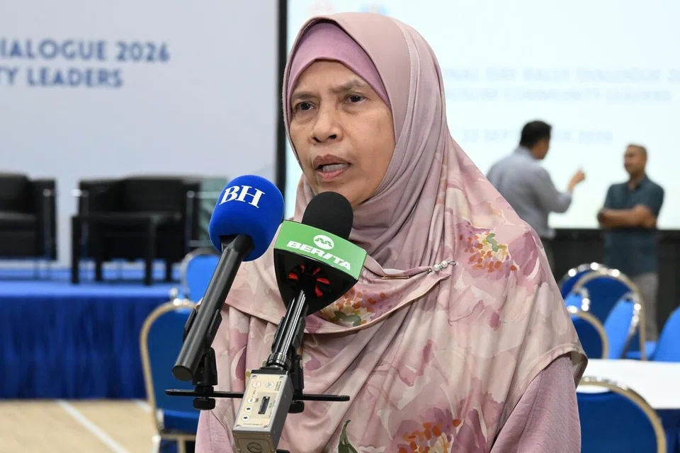 Naib Pengerusi MAEC Cashew-Senja yang juga Ahli Lembaga Pentadbir Masjid Al-Khair, Cik Salmah Mansor, berharap pemerintah dapat mempertimbangkan keseimbangan dari segi cuti bagi mereka yang perlu menjaga ibu bapa yang sudah berusia.