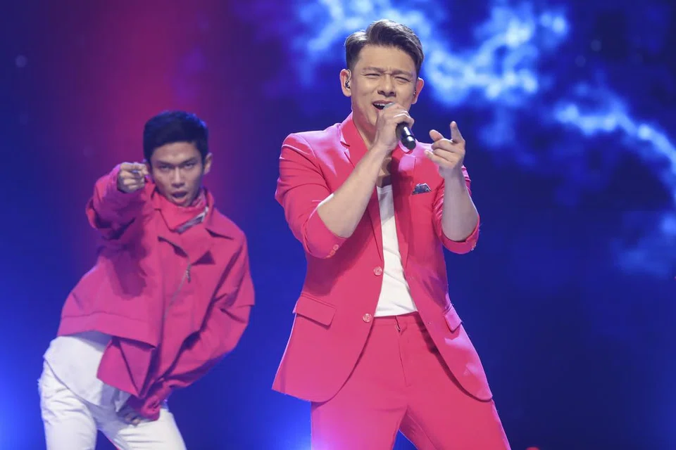 PENUH PENGHAYATAN: Penyanyi kelahiran Singapura kesayangan ramai enggan melayan dakwa-dakwi murahan dan mahu memberi tumpuan penuh bagi merebut kejuaraan dalam minggu ketujuh ‘All Stars Gegar Vaganza’ nanti.