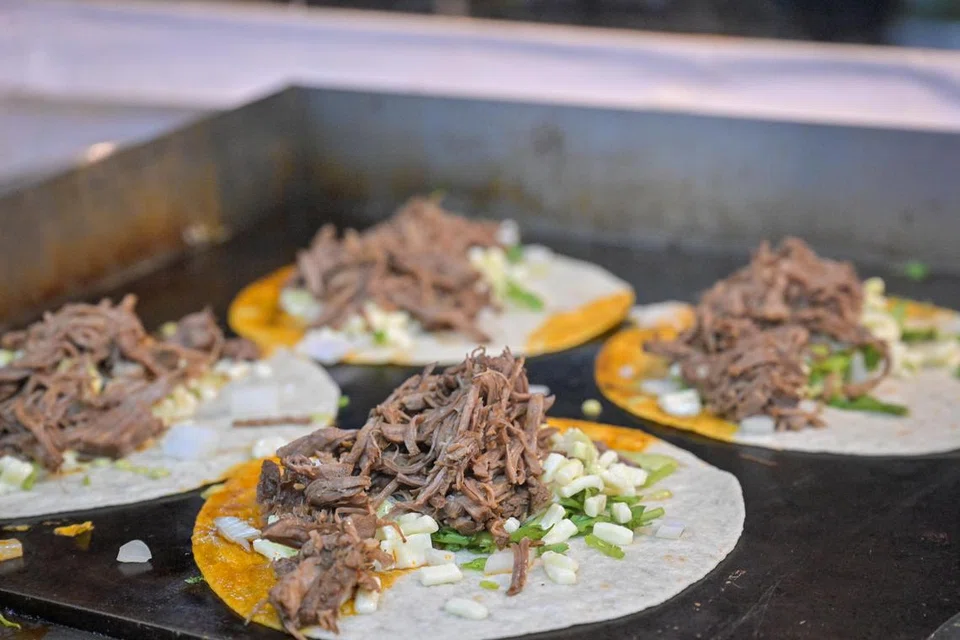 Killaz Birria Tacos menawarkan hidangan istimewa Mexico, ‘birria tacos’, yang dihasilkan dengan cili dan rempah dari Mexico.
