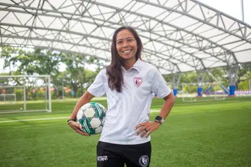 Jurulatih Ernie Sulastri Sontaril berkongsi pengalaman dan ilmu baharu yang diraih sepanjang enam bulan menyertai program Penempatan Jurulatih di Luar Negara (COA) di Austria, yang diharapkan dapat memberi inspirasi serta memajukan bola sepak wanita tempatan.
