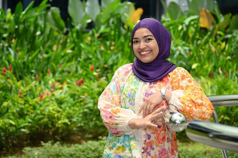Guru muzik dan pengasas NJ Studio, Cik Nabillah Jalal, merupakan antara beberapa individu yang disebut Perdana Menteri Encik Lawrence Wong dalam ucapan Rapat Hari Kebangsaan (NDR) sulungnya pada 18 Ogos.