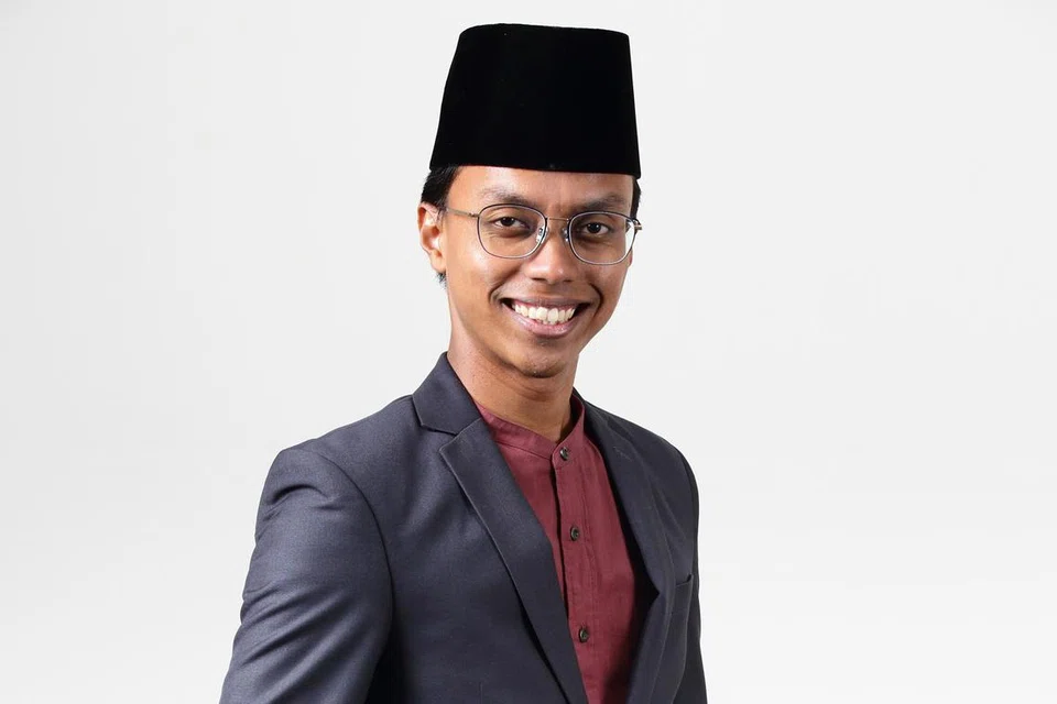 USTAZ MUHAMMAD ZULKARNAIN AZMAN: Eksekutif Kanan, Pendidikan Belia & Masyarakat, Muis.
