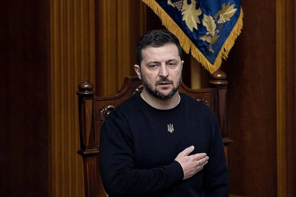 TOLAK TAWARAN RUSSIA: Presiden Ukraine, Encik Volodymyr Zelensky, menyatakan bahawa usulan Moscow bagi mengadakan gencatan sejata hanyalah muslihat bagi melambatkan kemaraan Ukraine ke barisan depan bagi mengusir keluar tentera Russia di kawasan yang dicerobohi mereka. - Foto AFP