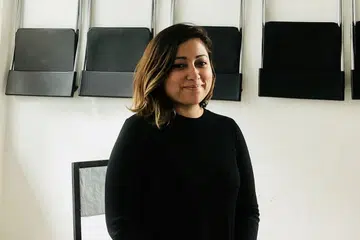 HATI PADA TEATER EKAMATRA: Cik Nurul Shaza Mohd Ishak, yang menerima Biasiswa NAC bagi peringkat possiswazah, berharap dapat memanfaatkan ilmu penerbitan kreatif yang diraih bagi menaiktarafkan kerja seni kumpulan Teater Ekamatra sebagai wadah pengupas isu sosial. - Foto BM oleh HARYANI ISMAIL 
