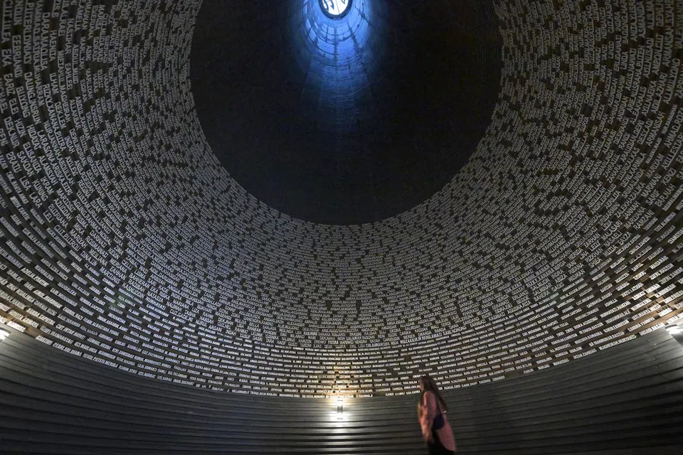 Bilik di Muzium Tsunami Aceh ini dibina khas dengan nama-nama mangsa yang terkorban pada 2004.