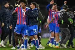 Pemain Crystal Palace meraikan kejayaan pasukan itu selepas menewaskan Shakhtar Donetsk 2-1 pada aksi separuh akhir kedua di Selhurst Park untuk mara dengan agregat 5-2.