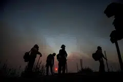 Kebakaran hutan telah menyebabkan kematian sekurang-kurangnya 24 orang di Los Angeles, memusnahkan bandar kedua terbesar di Amerika dan menyebabkan ribuan orang kehilangan rumah.