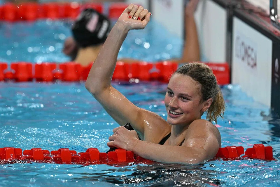 Summer Mcintosh meraikan kemenangannya dalam acara akhir rampaian perseorangan wanita 400 meter di Sukan Olimpik Paris pada 29 Julai. 