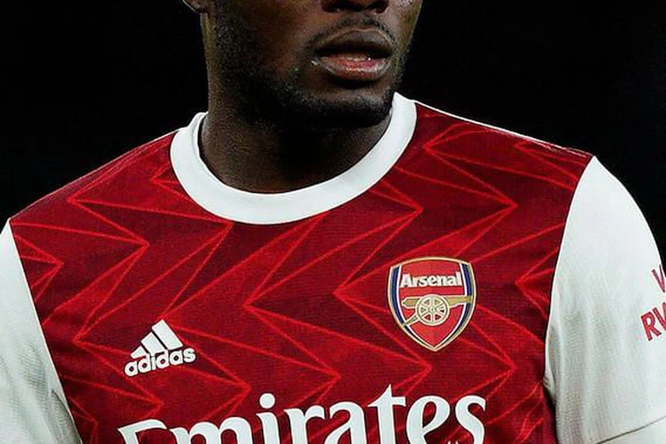 TIDAK SEMUA MALAP BAGI ARSENAL: Walaupun kapten pasukan Aubameyang diselar kerana prestasi hambar, kehadiran pemain baru, seperti Gabriel Magalhaes dan Thomas Partey (atas), telah memperkukuhkan benteng pasukan, dengan Arsenal versi Arteta ini lebih sukar untuk ditembusi lawan. - Foto fail