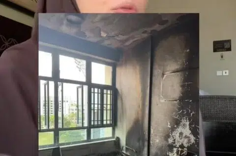 Cik Zafirah Zakaria atau lebih dikenali sebagai @skincarezaffy di TikTok dan Instagram tiba di Mekah untuk menunaikan umrah walaupun rumah terjejas akibat kebakaran.