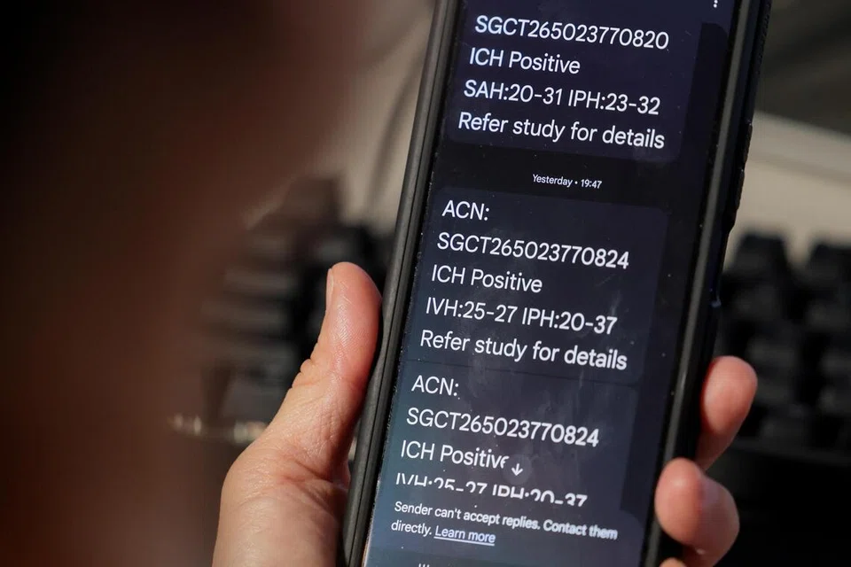 Bagi imbasan yang dikesan positif bagi pendarahan oleh model AI itu, sistem akan secara automatik menghantar SMS kepada kedua-dua pakar neuroradiologi dan doktor yang bertugas.