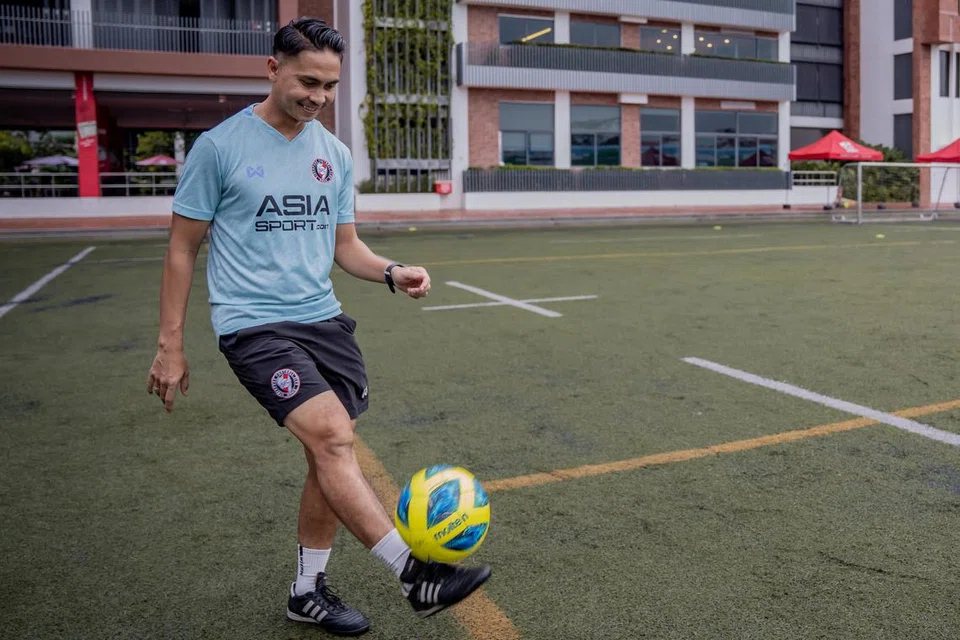 PERANAN BARU: Bekas penyerang Singapura, Shahril Ishak kini adalah ketua pembangunan belia dan jurulatih pasukan bawah 14 tahun di akademi Kelab Bola Sepak Singapura.