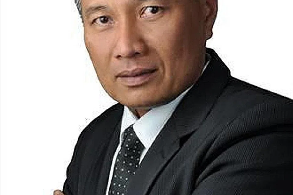 "Sekarang ini, mereka bimbang dan keluarga mereka juga risaukan tentang mereka, jadi saya cuba tenangkan mereka. Ini yang amat diperlukan mereka buat masa ini. Dengan kerja binaan dihentikan dan kebanyakan mereka tidak bekerja buat sementara waktu, mereka akan menghabiskan Ramadan ini di dormitori. Oleh itu, saya minta mereka untuk tabah menghadapi dugaan ini dan menjaga satu sama lain.'' - Encik Abu Bakar Mohd Nor, timbalan presiden Dewan Perniagaan dan Perusahaan Melayu Singapura (DPPMS).