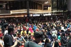 SESAK: Lebih 6,000 penonton hadir menyaksikan Rock Fest, terutama pada acara kemuncaknya, konsert Rusty Blade yang berlangsung pada Sabtu malam. - Foto WGS