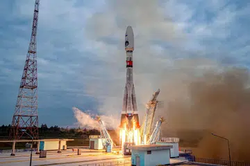 MISI KE BULAN:  Roket Soyuz 2.1v, yang membawa jentera pendaratan Luna-25, dilancar  dari pelantar di kosmodrom Vostochny, 180 kilometer ke utara Blagoveschensk di wilayah Amur, Russia. 
