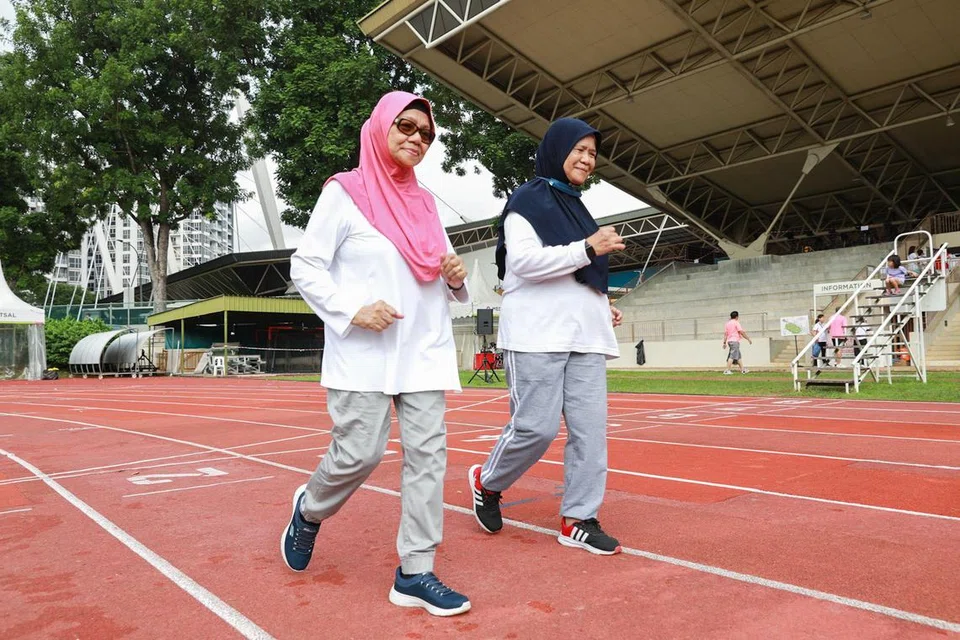 Selain memberi kesan positif kepada kesihatan fizikal, berjalan juga mempunyai pelbagai manfaat lain, ia boleh merangsang kegiatan otak dan menggandakan penghasilan idea kreatif.