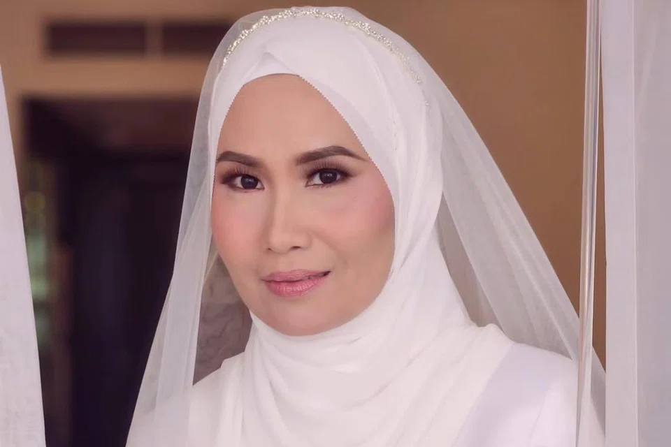 Nina Fevriena, 50 tahun, bertemu bahagia sekali lagi setelah hidup bersendirian selama tujuh tahun. 