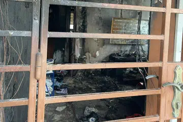 MUSNAH: Isi rumah keluarga Cik Elma Welmy hangus akibat kebakaran pada Sabtu yang dipercayai berpunca daripada pek bateri basikal menggunakan kuasa (PAB). Tiada kemalangan jiwa dilaporkan.