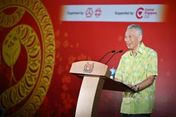 Menteri Kanan Lee Hsien Loong berkata pemerintah mempunyai rancangan untuk membawa Singapura ke hadapan di tengah-tengah ketidaktentuan global. 
