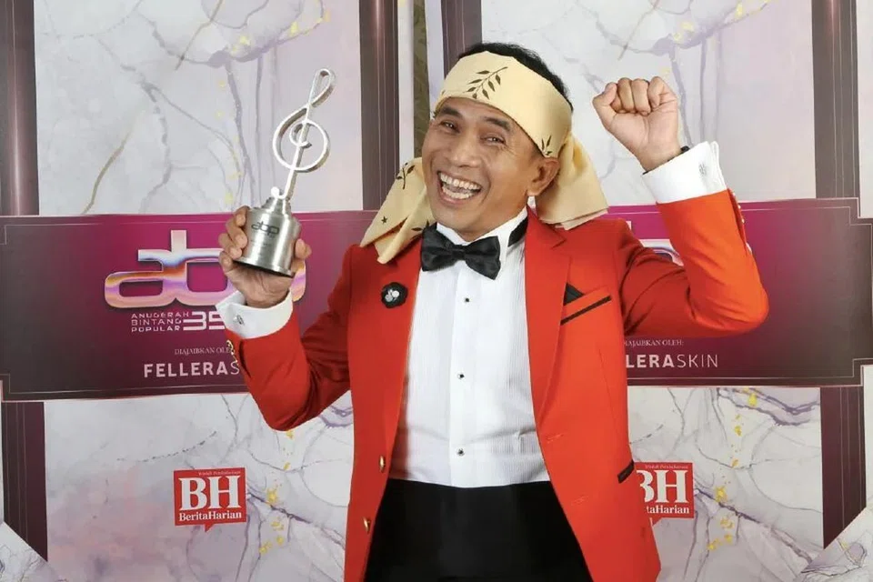 DILAHIRKAN DALAM KELUARGA SENI: Bell Ngasri yang mula berlakon sejak usia enam tahun terharu diberi pengiktirafan Bintang Paling Popular Anugerah Bintang Popular Berita Harian (ABPBH) selain Artis Komedi Popular.