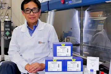 UJIAN DILULUSKAN OLEH FDA: cPass merupakan rekaan oleh pasukan yang diterajui oleh Profesor Wang yang tidak memerlukan peralatan atau latihan yang sangat khusus untuk digunakan, dan memberikan hasil hanya dalam satu jam. - Foto DUKE-NUS MEDICAL SCHOOL