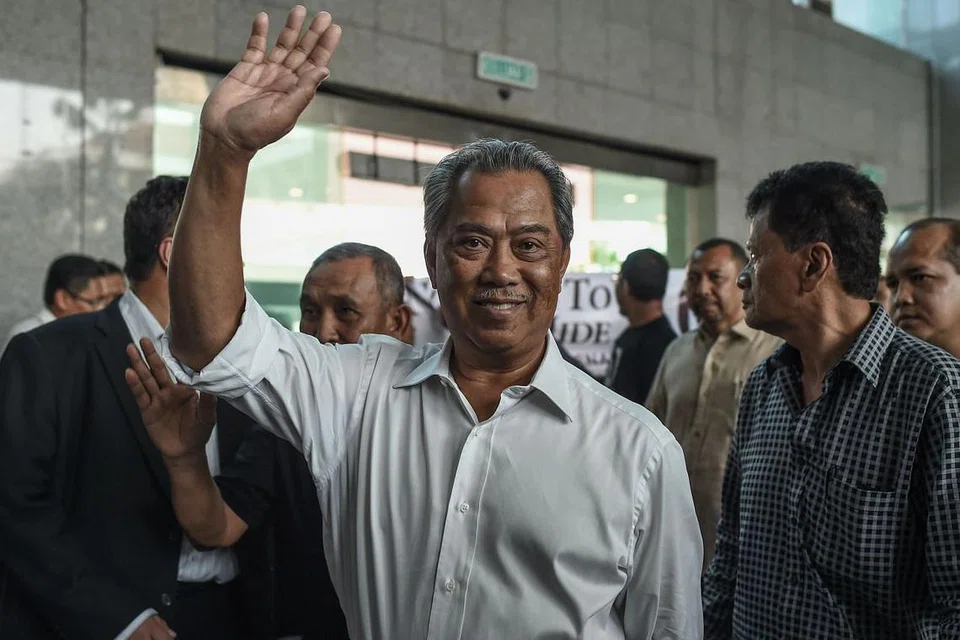 Tan Sri Muhyiddin Yassin tiba bagi mengemukakan permohonan menubuhkan sebuah parti politik baru di Putrajaya pada 9 Ogos 2016. 