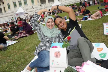 PENGALAMAN LALU PERKUKUH HUBUNGAN: Pasangan Encik Md Farhan Jais dan Cik Khairunnisa Abu Bakar pernah mengalami peritnya kehilangan anak mereka yang pertama dalam kandungan, cabaran paling sukar yang mereka alami sejak mendirikan rumah tangga. Namun, ia melatih mereka membina daya tahan sebagai pasangan suami isteri.