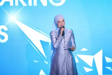WARTAWAN BOLEH, HOS PUN BOLEH: Koresponden BH, Siti Aisyah Nordin, tampak manis dengan kebaya biru ditaja syarikat, With Love, Yumi.