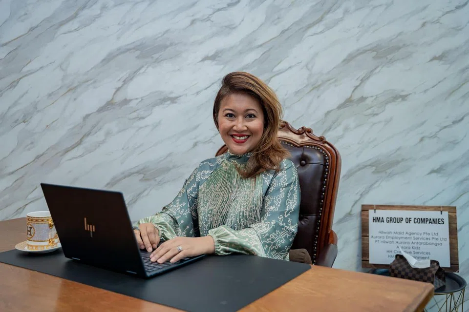 SEDIA MEMBANTU: Cik Hilwah Ibrahim Brown, pengasas Hilwah Maid Agency dan Aurora Employment Services, berkongsi pengalaman menguruskan pembantu rumah yang didapatkan dari Indonesia untuk bekerja di Singapura. 