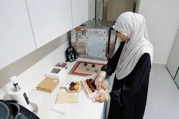 buat kuih, perniagaan dari rumah, hbb singapura