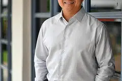 ENCIK SAKTIANDI: Perniagaan harus sesuaikan dengan teknologi dan melalui proses inovatif, dan mengembangkan kehadiran mereka di dalam dan luar negara.