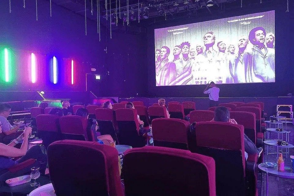 PENGALAMAN BARU DI THE CATHAY OGOS: 'Pop up' yang digelar sebagai Projector X: Picturehouse akan menayangkan filem, produksi teater, persembahan seni dan persembahan muzik secara langsung. - Foto THE PROJECTOR