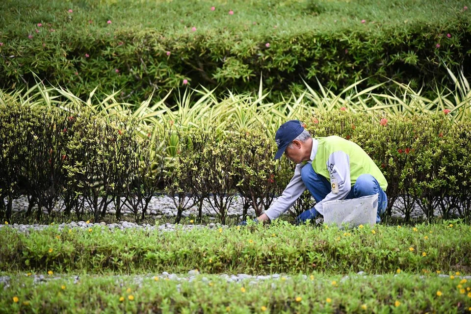 Usia persaraan akan dinaikkan daripada 63 tahun kepada 64 tahun pada 1 Julai 2026. Usia pengambilan semula pekerjaan juga akan meningkat, daripada 68 tahun kepada 69 tahun.