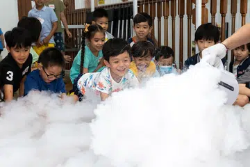 PELBAGAI KEGIATAN: Dengan perkhemahan Newtonshow, kanak-kanak akan terhibur dengan pelbagai kegiatan berbeza.