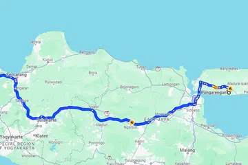 JARAK PERJALANAN: Kedua-dua budak lelaki 10 tahun dan 11 tahun telah melalui perjalanan sekitar 400 kilometer dari Pangarengan, Madura, sebelum ditahan oleh polis di Semarang selepas didapati menunggang motosikal tanpa memakai topi keladar.