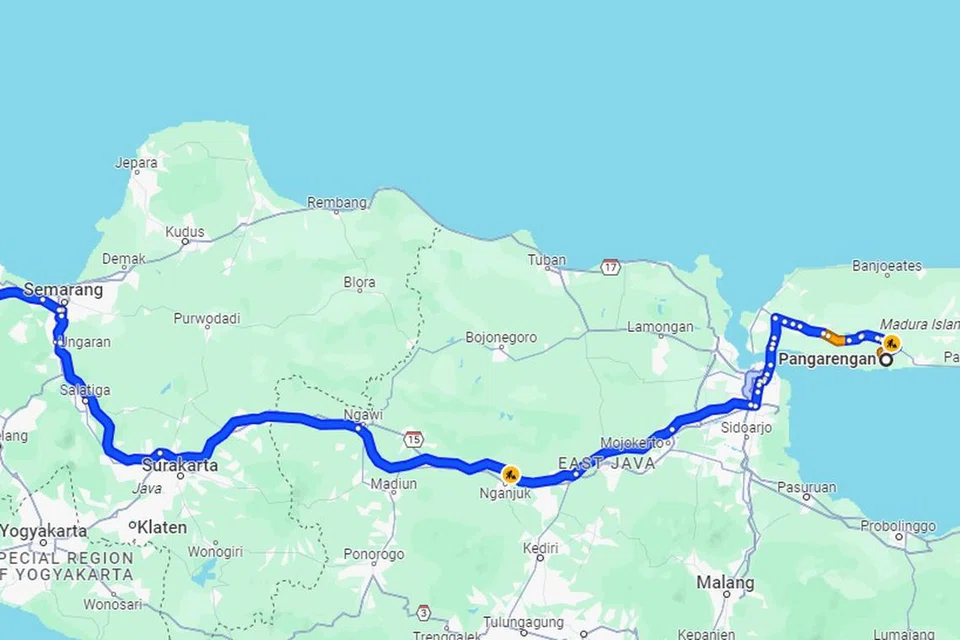 JARAK PERJALANAN: Kedua-dua budak lelaki 10 tahun dan 11 tahun telah melalui perjalanan sekitar 400 kilometer dari Pangarengan, Madura, sebelum ditahan oleh polis di Semarang selepas didapati menunggang motosikal tanpa memakai topi keladar.